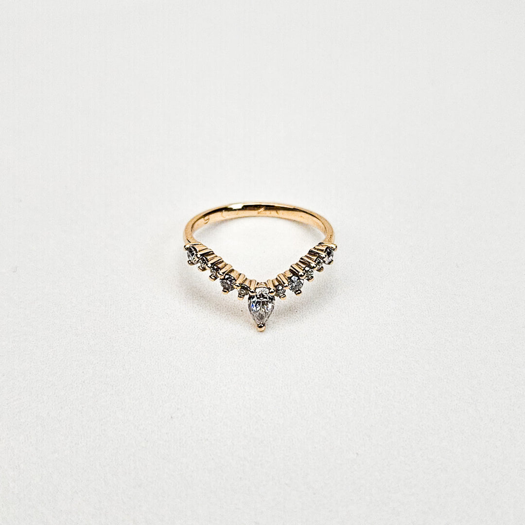 Tiara Curved Moissanite Ring