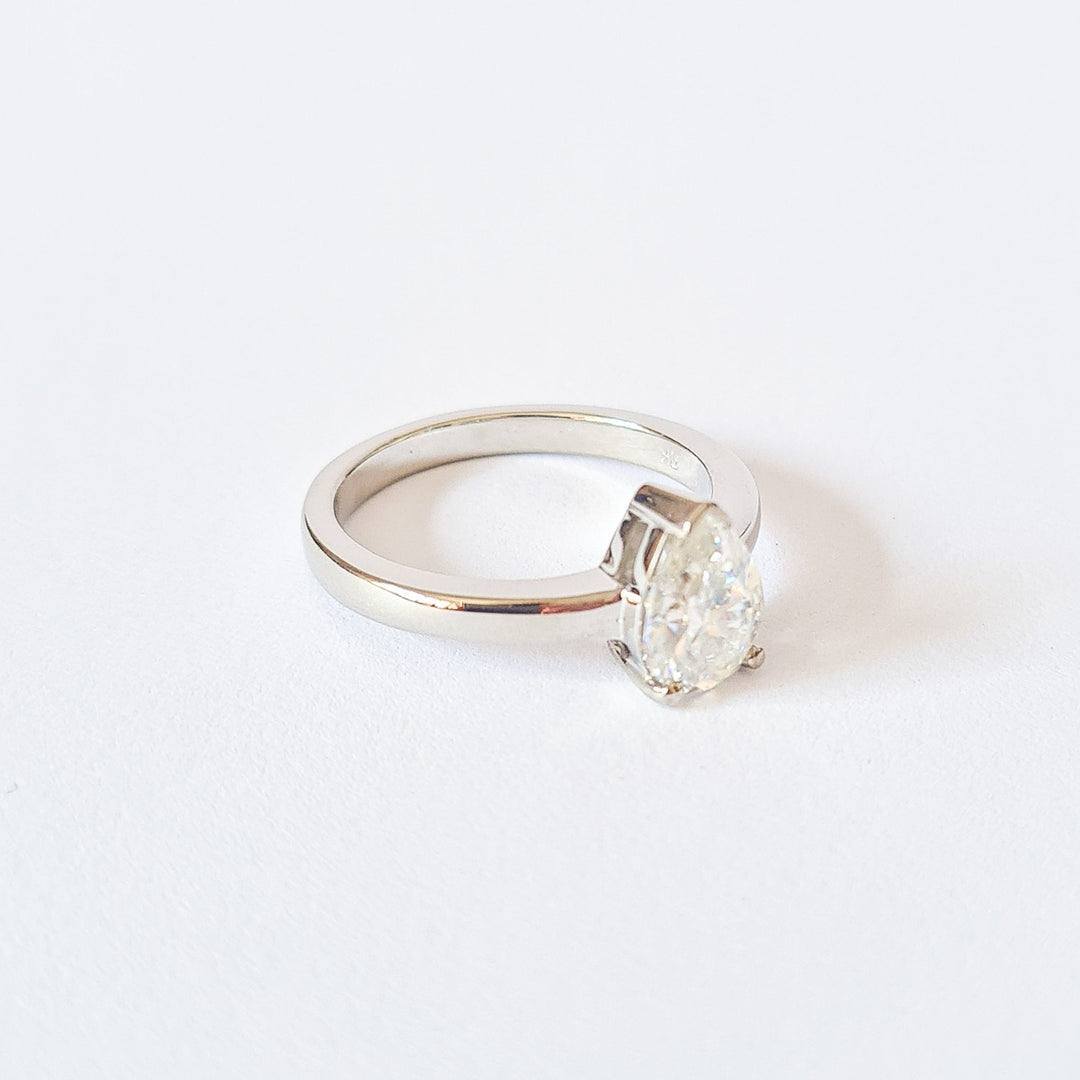 Solitaire Pear Moissanite Ring